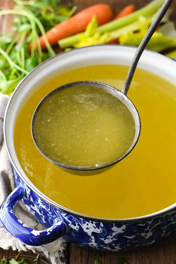 Chicken bone broth (salted - 750ml)